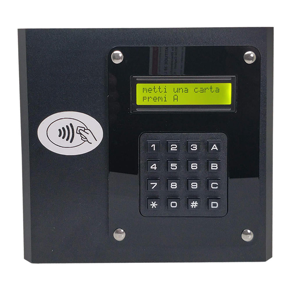 El cargador de tarjetas tiene unas dimensiones de Alto x Ancho x Fondo: 9x18x16 cm y un peso aproximado de 0,5 kg.